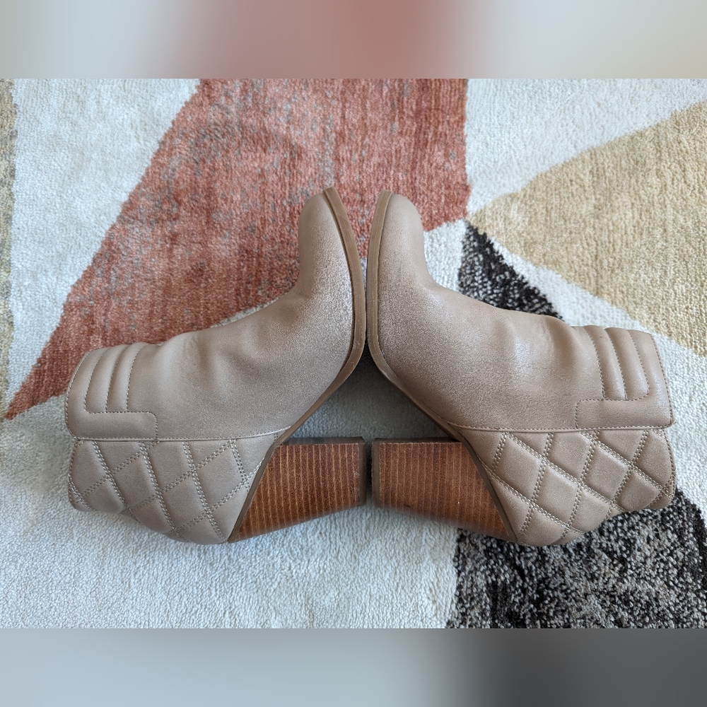 Women's Cream ALDO Booties size 7.5 - Picture 2 of 8